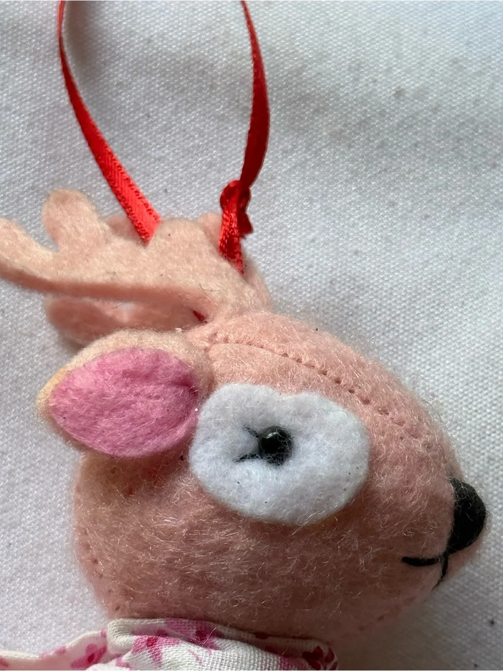 Sweet Pink Felt Reindeer Ornament with Cute Scarf #Christmas #Vintage